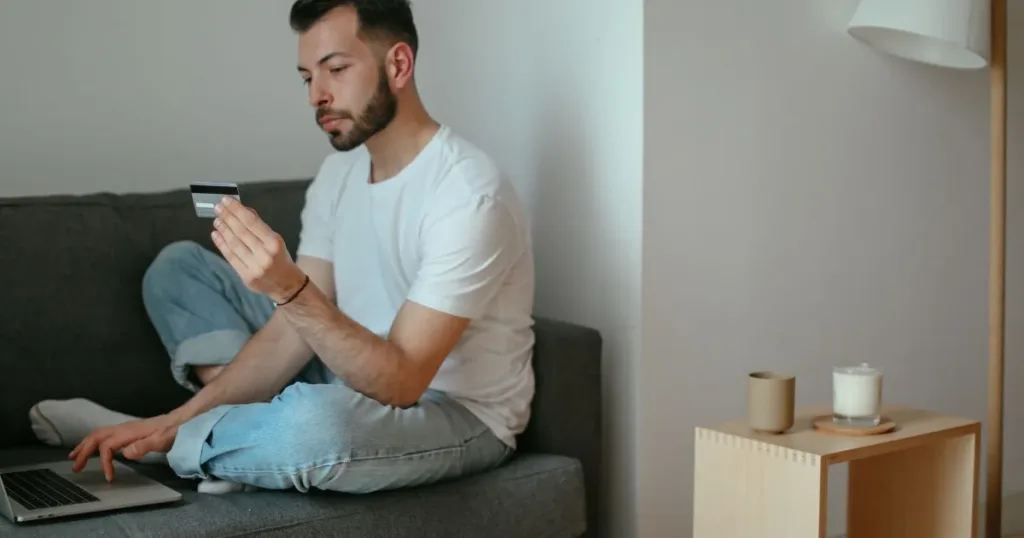 Debit Card vs Credit Card for Online Purchases