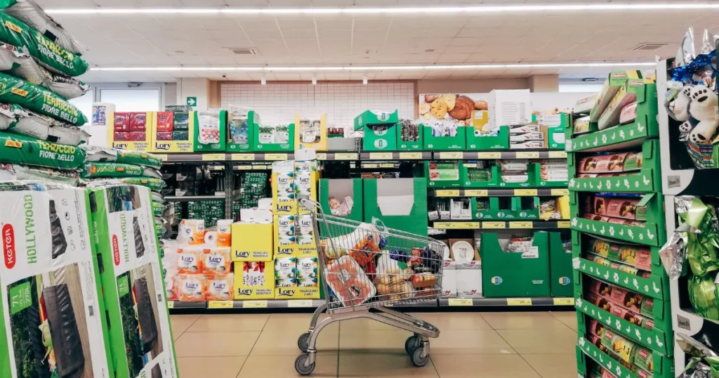 Should You Buy Groceries With a Credit Card?