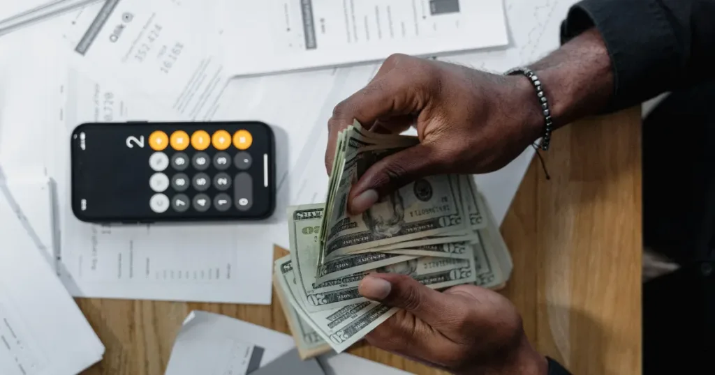 Salary payment notification on a smartphone